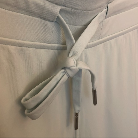 Lululemon Ready To Rulu Jogger in Green Fern size 8 - Picture 3 of 3